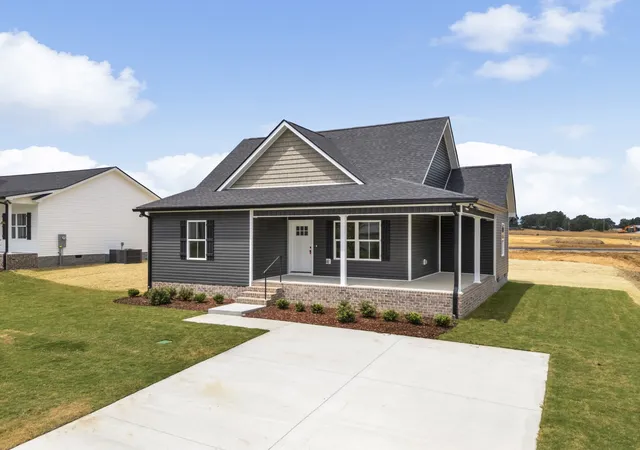 Homes for sale in Mc Ewen, TN | 955 Wilkie St N, Mc Ewen, TN 37101 | MLS# 3152448