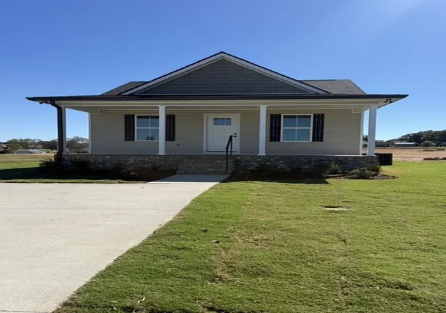 Single family home for sale at 5 Old Stage Rd, McEwen, TN 37101 | MLS# 3152542