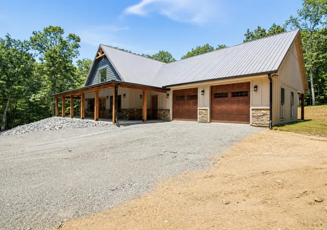 Photo 1 of Single family home for sale at 2120 Highway 412 W, Linden, TN 37096 | MLS# 3244675 | Listing updated on 2026-09-15