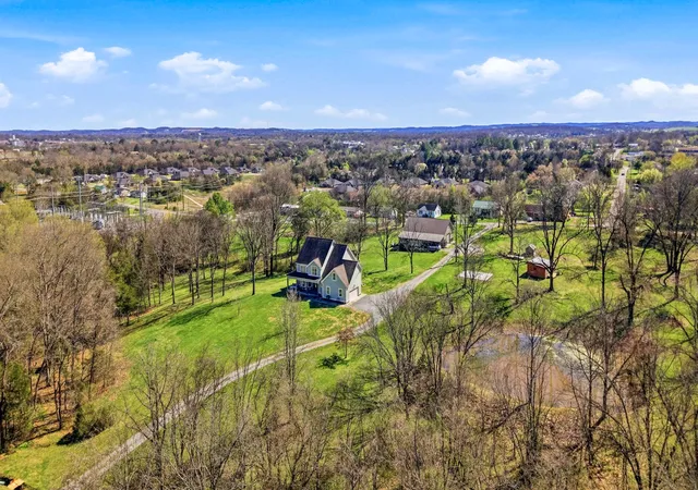 5th image of 126 Laurelwood Dr, Shelbyville, TN 37160 | MLS# 3155668