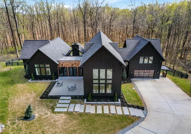 Photo 1 of Sale Pending at 925 Weeping Willow Rd #D, Hendersonville, TN 37075 | MLS# 3152969 | Listing updated on 2026-09-01