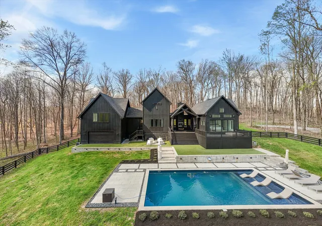 Photo 3 of Sale Pending at 925 Weeping Willow Rd #D, Hendersonville, TN 37075 | MLS# 3152969 | Listing updated on 2026-09-01