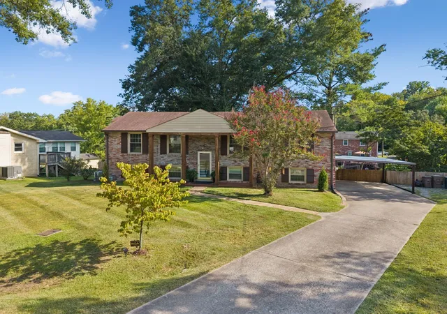 Photo 2 of Single family home for sale at 205 Overcrest Ct, Nashville, TN 37211 | MLS# 3155645 | Listing updated on 2026-08-22