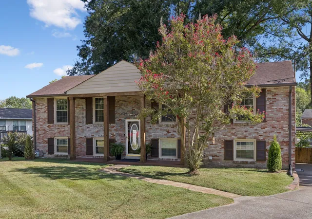 Photo 1 of Single family home for sale at 205 Overcrest Ct, Nashville, TN 37211 | MLS# 3155645 | Listing updated on 2026-08-22