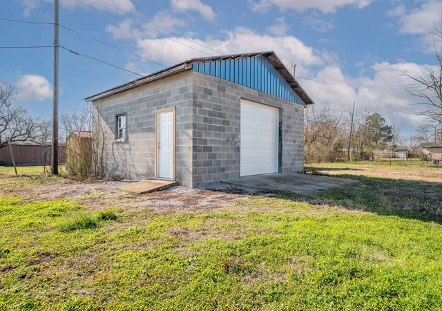 Homes for sale in Lawrenceburg, TN | 301 Simpson St, Lawrenceburg, TN 38464 | MLS# 3169010