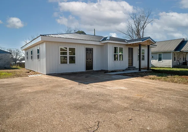 Homes for sale in Lawrenceburg, TN | 301 Simpson St, Lawrenceburg, TN 38464 | MLS# 3169010