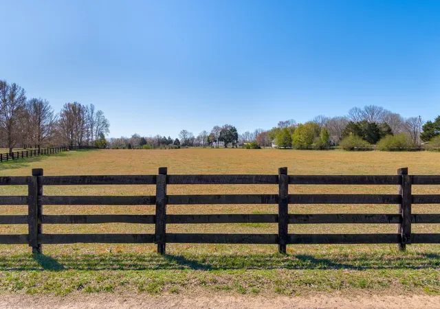 5th image of 801 Collier Bend Road, Charlotte, TN 37036 | MLS# 3155379