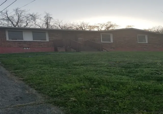 Photo 2 of Single family home for sale at 2714 Combs Dr, Nashville, TN 37207 | MLS# 3153129 | Listing updated on 2026-07-28