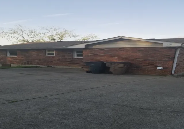 Photo 3 of Single family home for sale at 2714 Combs Dr, Nashville, TN 37207 | MLS# 3153129 | Listing updated on 2026-07-28