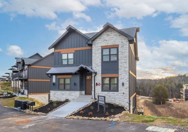 Photo 2 of Single family home for sale at 315 Rambling Crk Way, Sevierville, TN 37862 | MLS# 3154925 | Listing updated on 2026-09-21
