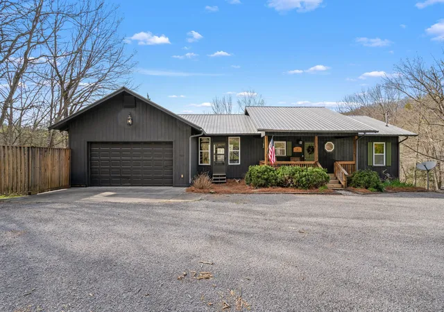 Photo 4 of Single family home for sale at 929 Old Casey Cvs Rd, Smithville, TN 37166 | MLS# 3173384 | Listing updated on 2026-10-01