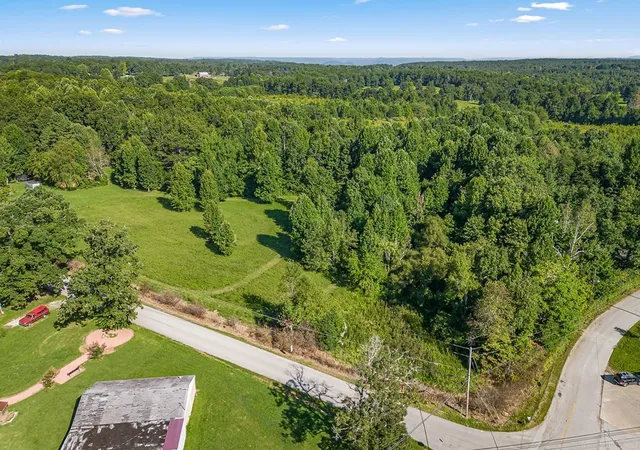 Photo 2 of House for sale at 5445 Coal Bank Rd, Sparta, TN 38583 | MLS# 3154921 | Listing updated on 2026-03-19