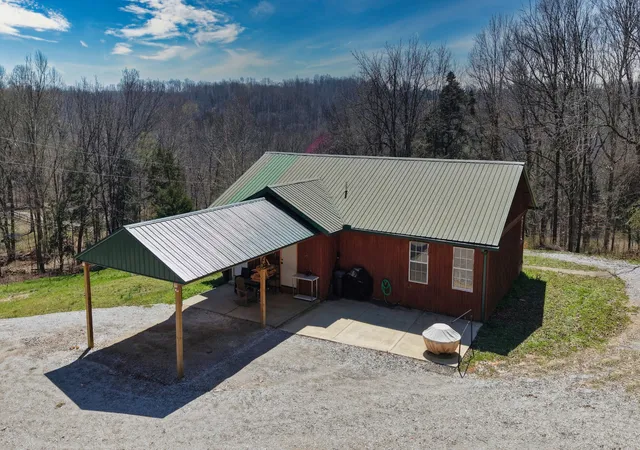 Photo 2 of Single family home for sale at 2300 Bear Crk Rd, Vanleer, TN 37181 | MLS# 3155586 | Listing updated on 2026-09-16