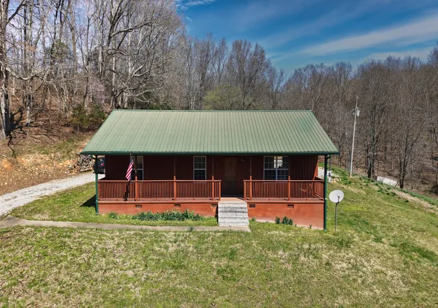 Homes for sale in Vanleer, TN | 2300 Bear Creek Rd, Vanleer, TN 37181 | MLS# 3155586
