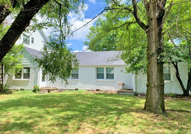 Photo 1 of Sale Pending at 1904 Warfield Dr, Nashville, TN 37215 | MLS# 3155717 | Listing updated on 2026-10-01