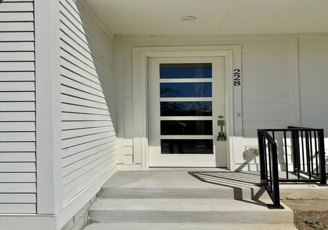 2nd image of 228 Oceola Ave, Nashville, TN 37209 | MLS# 3159677