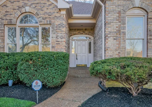 Photo 2 of Single family home for sale at 20 Lexington Green, Nashville, TN 37215 | MLS# 3244729 | Listing updated on 2026-09-02