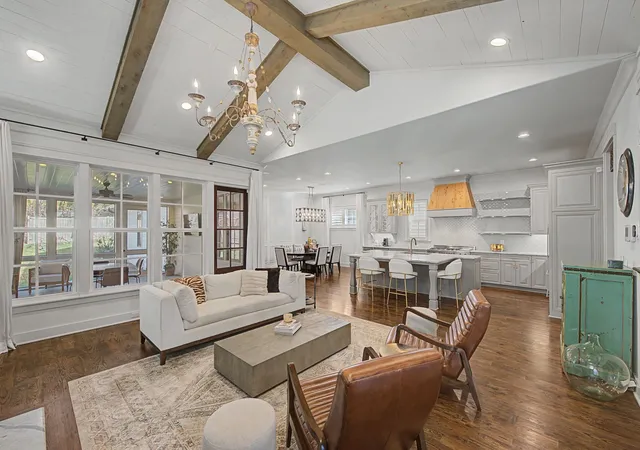 3rd image of 2030 Castleman Dr, Nashville, TN 37215 | MLS# 3155356
