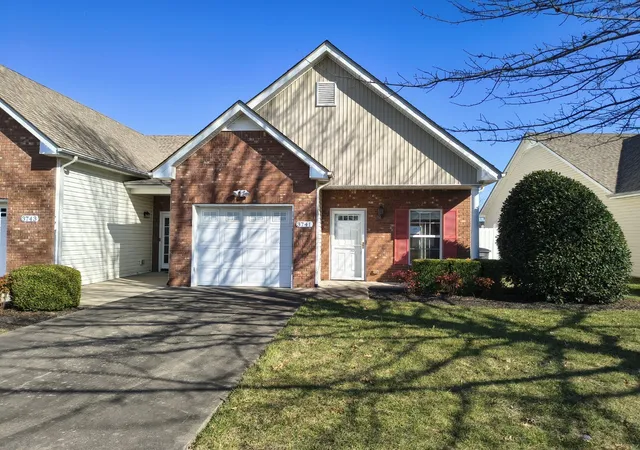 Homes for sale in Clarksville, TN | 3741 Meadow Ridge Ln, Clarksville, TN 37040 | MLS# 3155198
