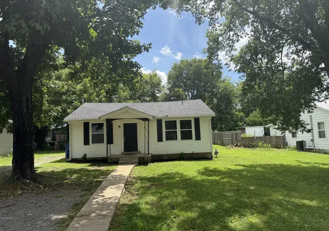 10th image of 244 E Cedar St, Shelbyville, TN 37160 | MLS# 3155249