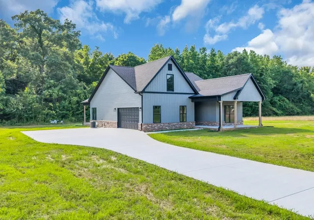 Homes for sale in Hillsboro, TN | 2728 Bains Rd, Hillsboro, TN 37342 | MLS# 3182460