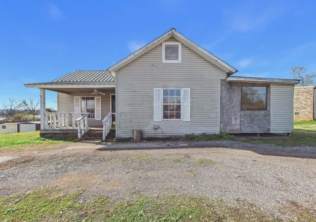 1st image of 605 Bennett Street, Sweetwater, TN 37874 | MLS# 3338273