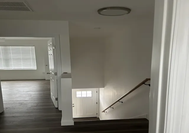 Listing Photo 2 - Condo for sale in building located at 112 Martin St, McMinnville, TN 37110
