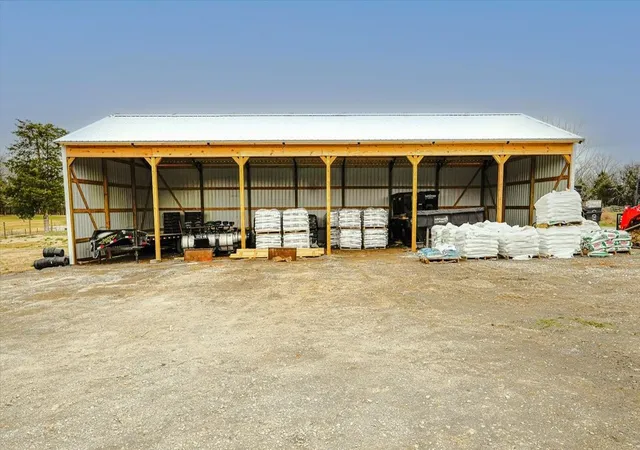 3rd image of 4186 Hwy 41A N, Chapel Hill, TN 37034 | MLS# 3158676
