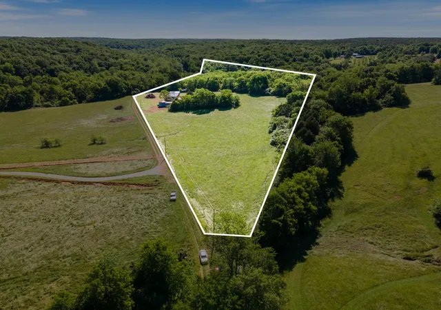 1st image of 0 Sycamore Lane, Nunnelly, TN 37137 | MLS# 3156319