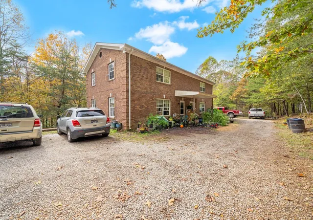Homes for sale in Lyles, TN | 10116 Sneed Pt, Lyles, TN 37098 | MLS# 3158576