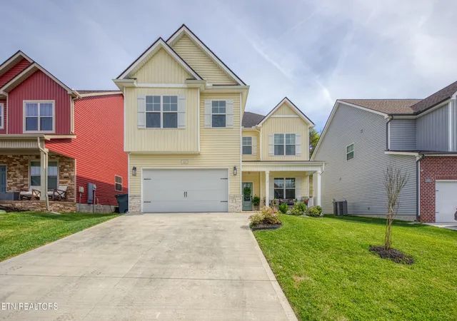 Single family home for sale at 1142 Madison Oaks Rd, Knoxville, TN 37924 | MLS# 3615735