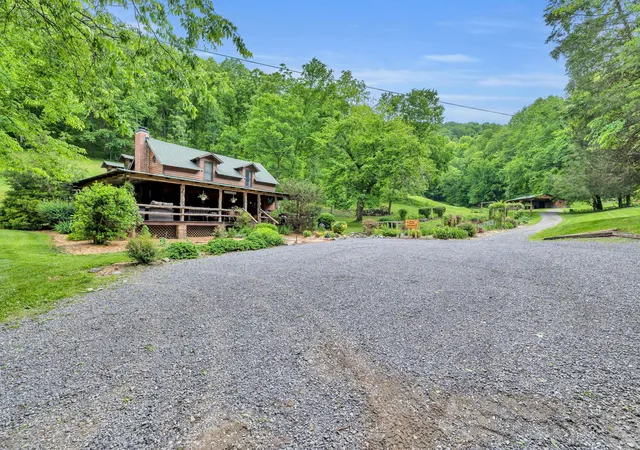 Homes for sale in Gordonsville, TN | 28 Bussell Ln, Gordonsville, TN 38563 | MLS# 3156233