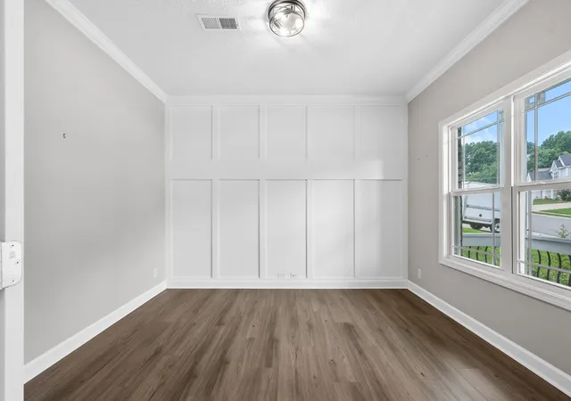 Photo 4 of Single family home for sale at 1025 Brightwood Ct, Clarksville, TN 37043 | MLS# 3155997 | Listing updated on 2026-07-03