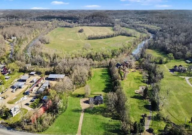 Homes for sale in Kingston Springs, TN | 169 W Kingston Springs Rd, Kingston Springs, TN 37082 | MLS# 3155993