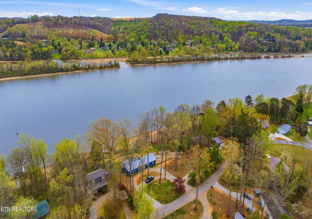 2nd image of 269 Lakeshore Vista Dr, Kingston, TN 37763 | MLS# 3156003