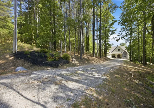 Homes for sale in South Pittsburg, TN | 460 Cross Creek Dr, South Pittsburg, TN 37380 | MLS# 3156090