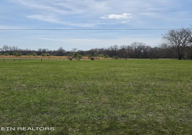 Photo 2 of Sale Pending at 195 Nw Ray Cem Rd, Sparta, TN 38583 | MLS# 3156111 | Listing updated on 2026-09-28