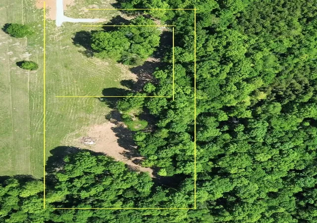 2nd image of 2556 Palmetto Cemetery Rd, Lewisburg, TN 37091 | MLS# 3156263