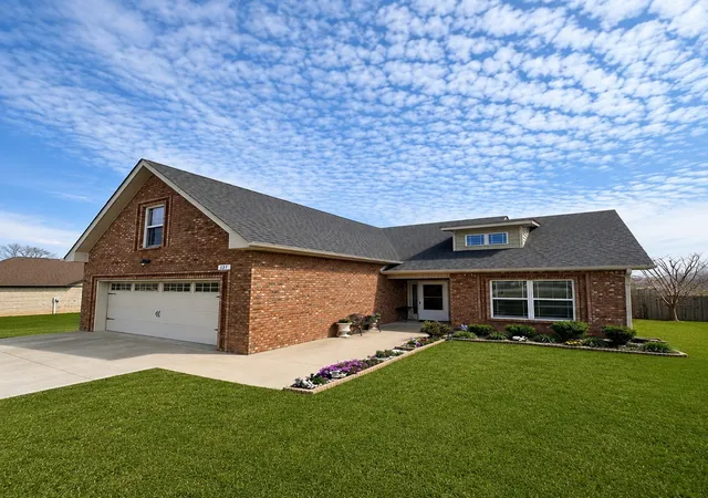 Photo 2 of Sale Pending at 131 Irish Oaks Dr, Portland, TN 37148 | MLS# 3158394 | Listing updated on 2026-08-29