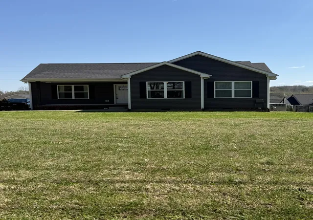 Photo 3 of Single family home for sale at 1016 Northside Dr, Dickson, TN 37055 | MLS# 3156436 | Listing updated on 2026-10-02