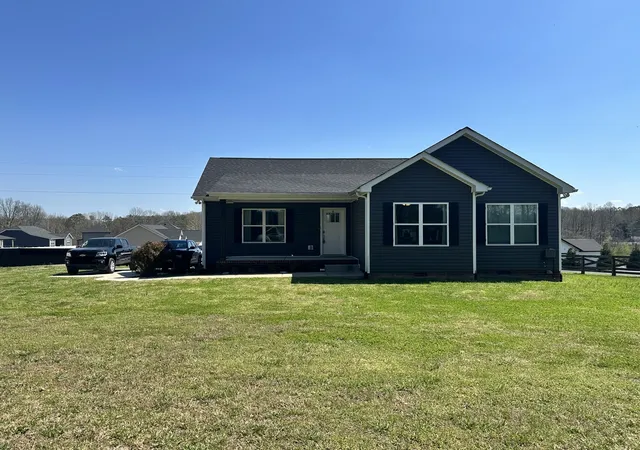Photo 1 of Single family home for sale at 1016 Northside Dr, Dickson, TN 37055 | MLS# 3156436 | Listing updated on 2026-10-02