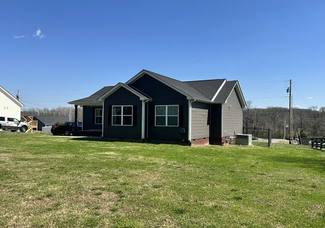 Photo 4 of Single family home for sale at 1016 Northside Dr, Dickson, TN 37055 | MLS# 3156436 | Listing updated on 2026-10-02