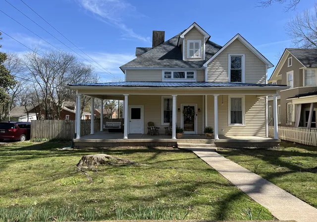 Photo 3 of Single family home for sale at 201 Pleasant St, Mount Pleasant, TN 38474 | MLS# 3158396 | Listing updated on 2026-07-27
