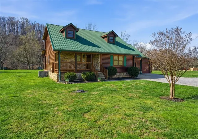 Photo 2 of Single family home for sale at 854 Holston Shrs Dr, Rutledge, TN 37861 | MLS# 3156463 | Listing updated on 2026-04-13