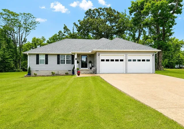 Homes for sale in Savannah, TN | 50 Perry Pl, Savannah, TN 38372 | MLS# 3156451