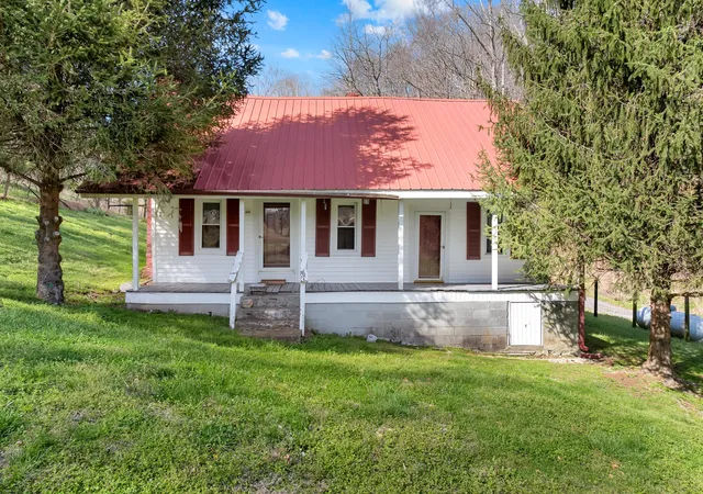 Homes for sale in Liberty, TN | 546 Womack Hollow Rd, Liberty, TN 37095 | MLS# 3156471