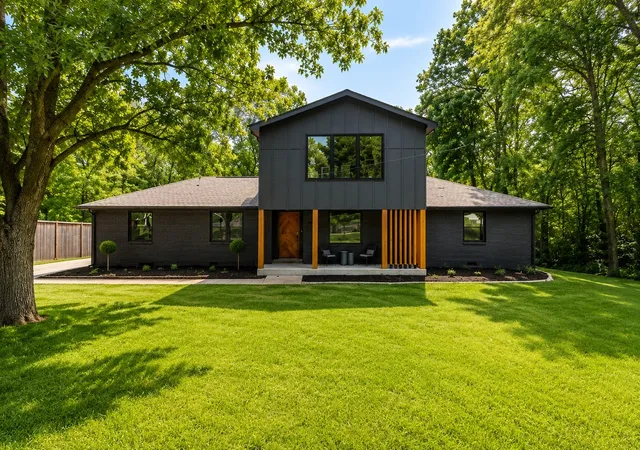 2nd image of 930 Downey Dr, Nashville, TN 37205 | MLS# 3156535