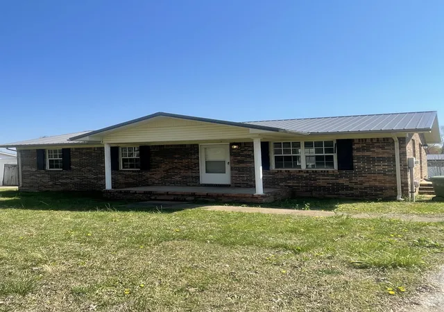 Homes for sale in Lawrenceburg, TN | 818 Windsor Ave S, Lawrenceburg, TN 38464 | MLS# 3158502