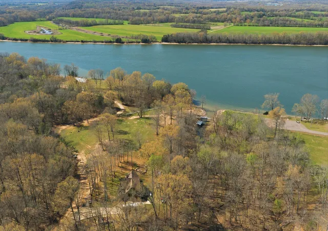 Photo 3 of Single family home for sale at 1118 Carrollville Landing Rd, Clifton, TN 38425 | MLS# 3160074 | Listing updated on 2026-09-24