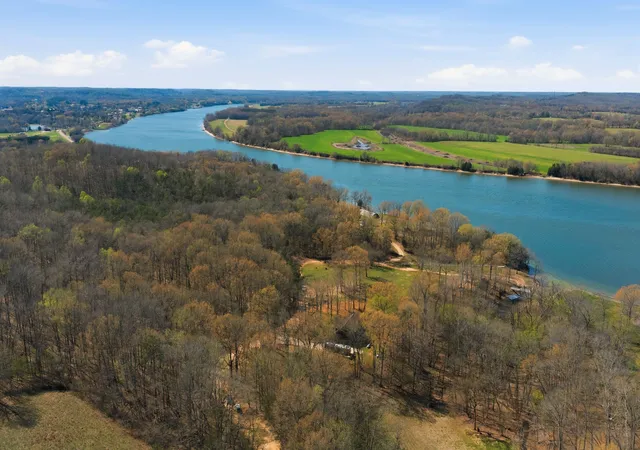 Single family home for sale at 1118 Carrollville Landing Rd, Clifton, TN 38425 | MLS# 3160074